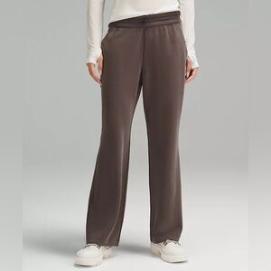 lululemon high rise soft stream sweatpants brown